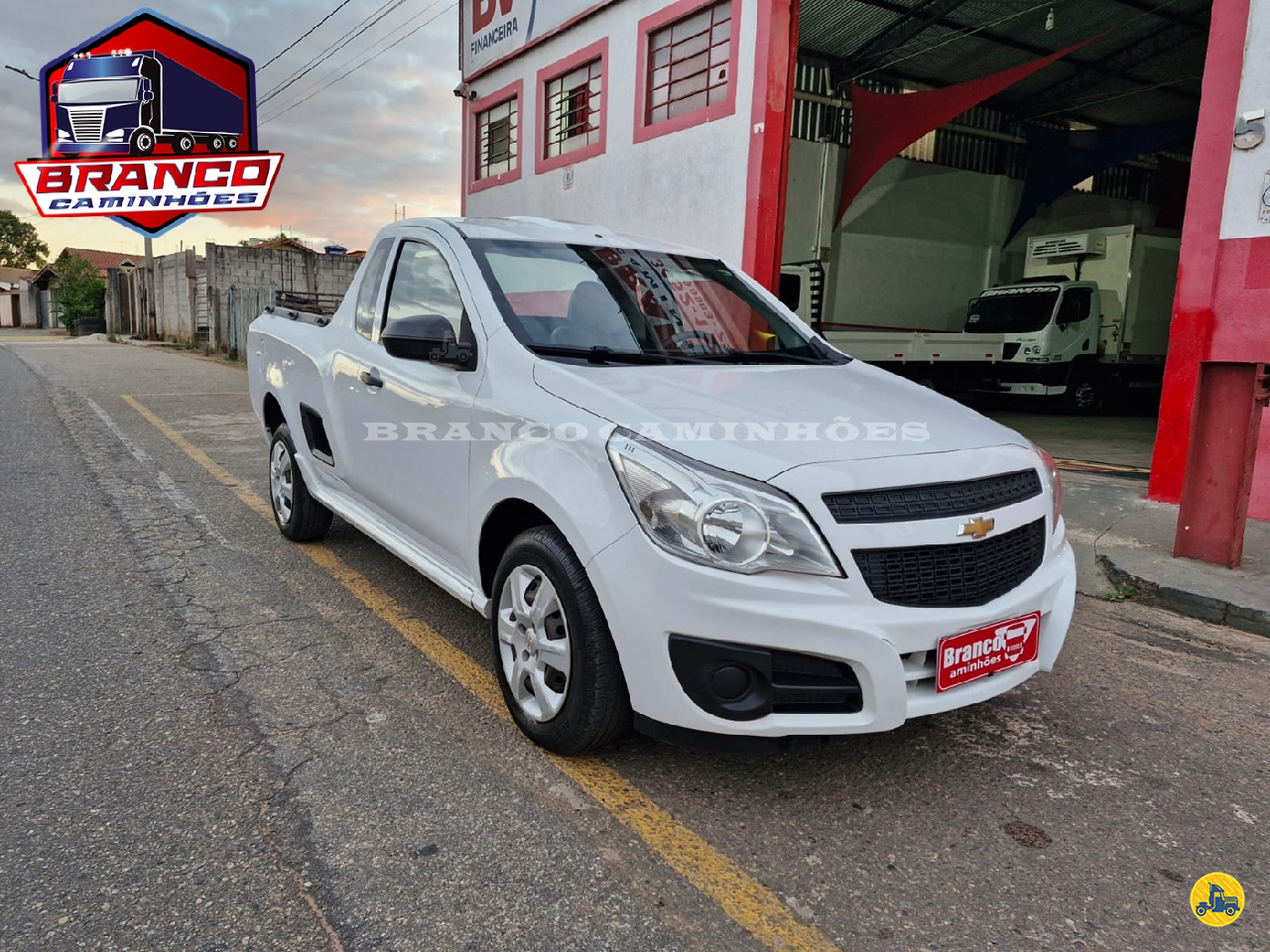 CARRO GM - Chevrolet Montana 1.4 LS Branco Caminhões CAREACU MINAS GERAIS MG